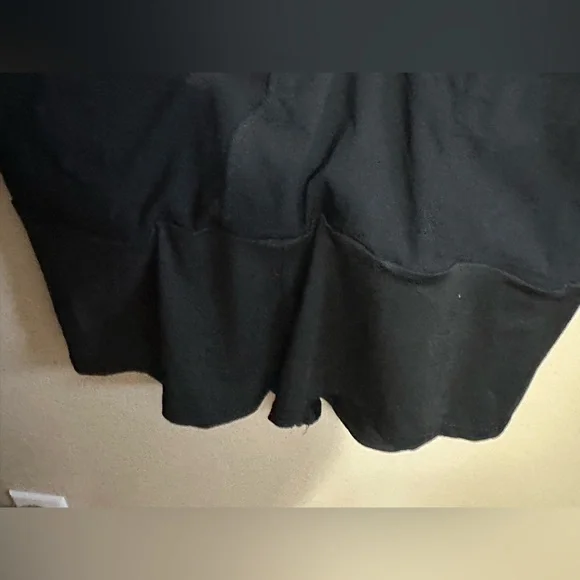 Black L zip up sleeveless dress with shorts - Picture 5 of 5